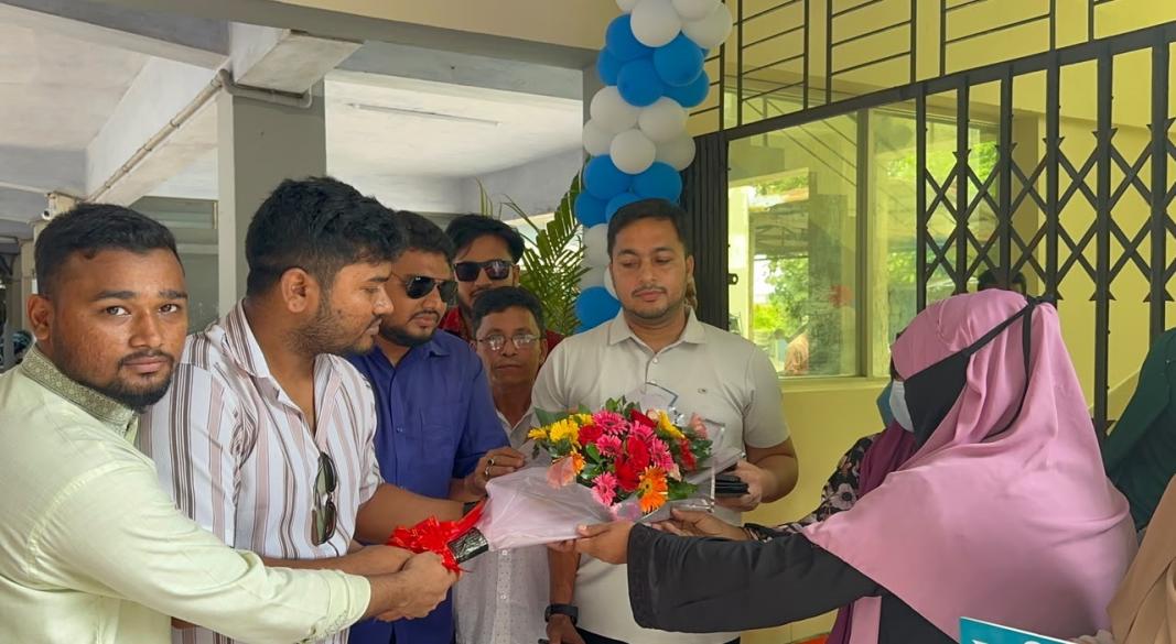 সীমান্তে ৫৩ বিজিবির অভিযানে ভারতীয় এস্কাফ সিরাপ জব্দ