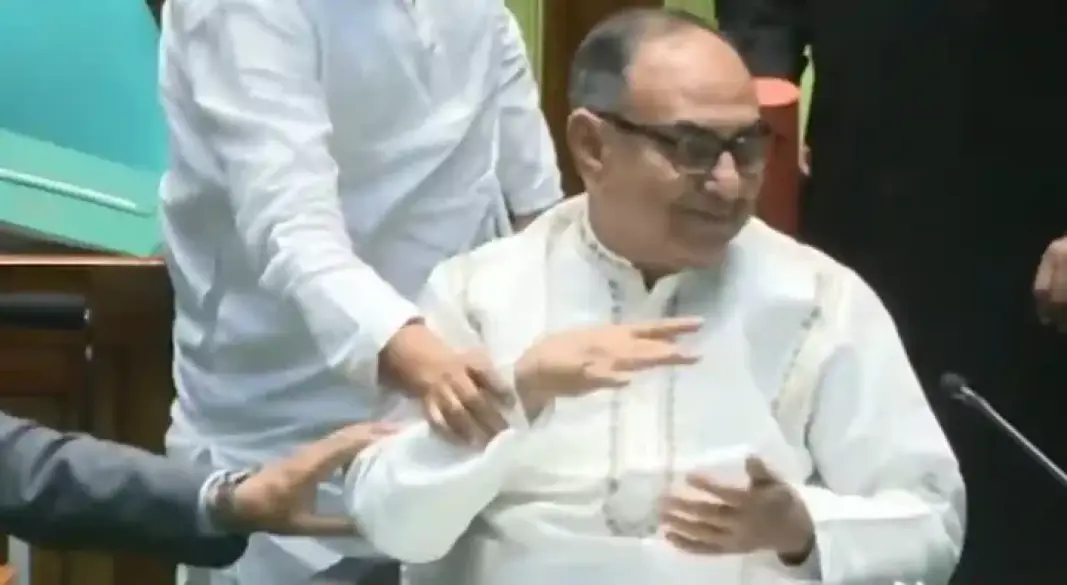 সংসদে মির্জা আব্বাস, স্বাগত জানালেন স্পিকার