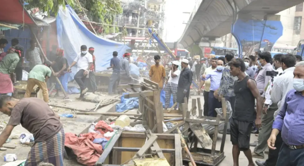 গুলিস্তান-সদরঘাট সড়কে হকারমুক্ত রাখার ঘোষণা, দোকান বসালেই গ্রেপ্তারের হুঁশিয়ারি