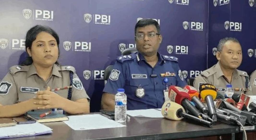 পথচারীকে ছুরি মারতে গিয়ে নিজ দলের সদস্যকেই খুন করলো ছিনতাইকারী!