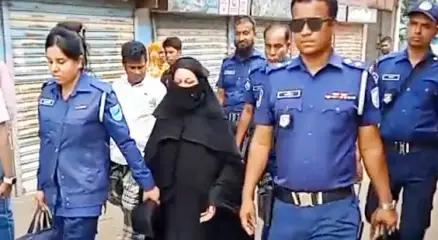 ফতুল্লায় স্বামীকে গলাকেটে হত্যার অভিযোগ, স্ত্রী গ্রেফতার; হত্যাকাণ্ডে জড়িত অন্যদেরও গ্রেফতারের দাবি পরিবারের