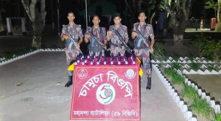 ভোলাহাট সীমান্তে ৫৯ বিজিবি’র অভিযান ৪৩ বোতল নেশাজাতীয় সিরাপ জব্দ